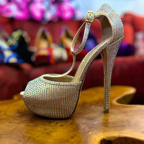 Gold Ankle T-Strap Open-Toe Steve Madden Stiletto Platforms - Picture 9 of 13